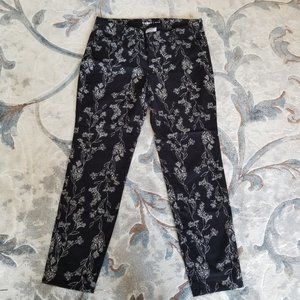 Old Navy Patterned Pixie pants, Size 6